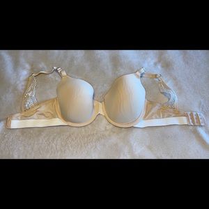 Lively bra 34DD, very light nude color